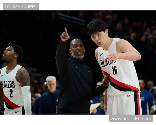 阿夫迪亚助攻杨瀚森三分球精彩瞬间展现默契配合与华丽传球技巧 阿夫迪亚助攻杨瀚森三分球精彩瞬间展现默契配合与华丽传球技巧