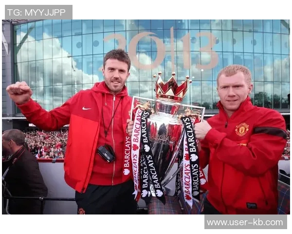 埃弗拉痛批内维尔基恩斯科尔斯执教无能并指责其扼杀卡里克发展